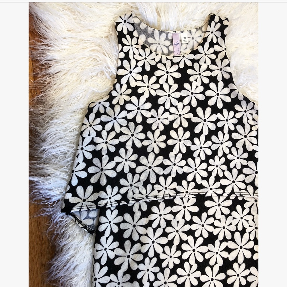 HOST PICK 🎉Adorable Floral Fitted Dress